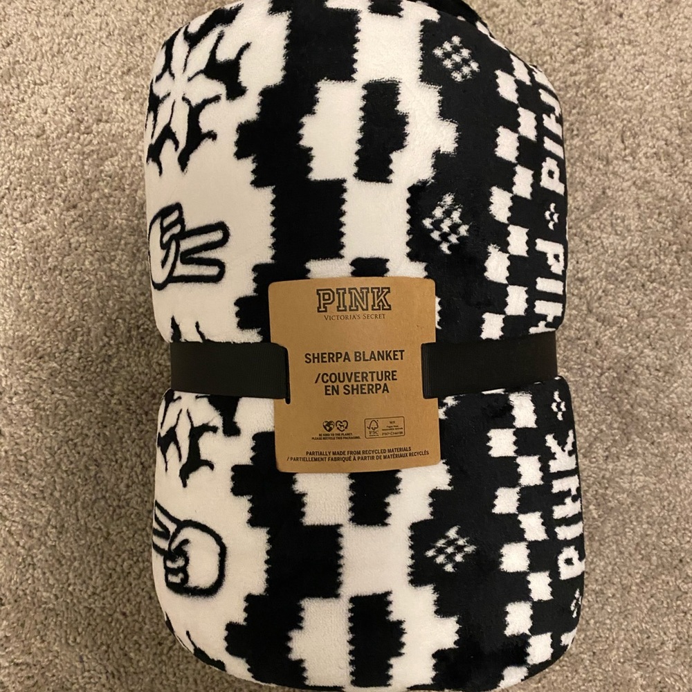 VS PINK SHERPA BLANKET